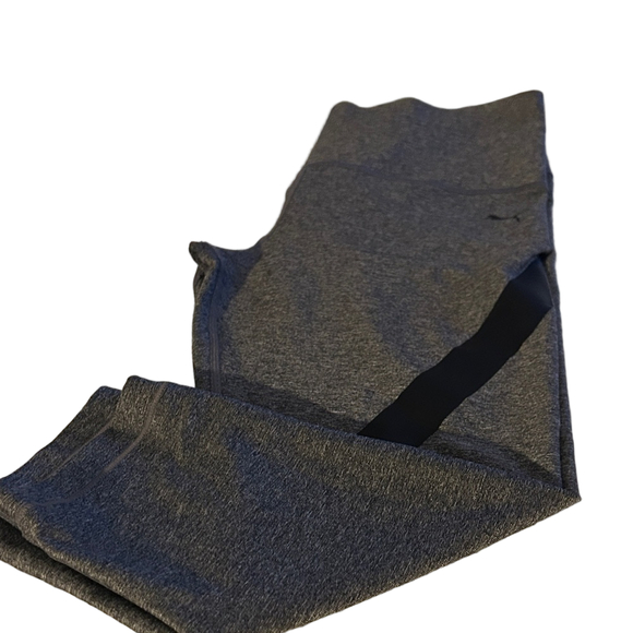 Puma Heathered Gray PWRSHAPE Capri Leggings Medium - Picture 5 of 14
